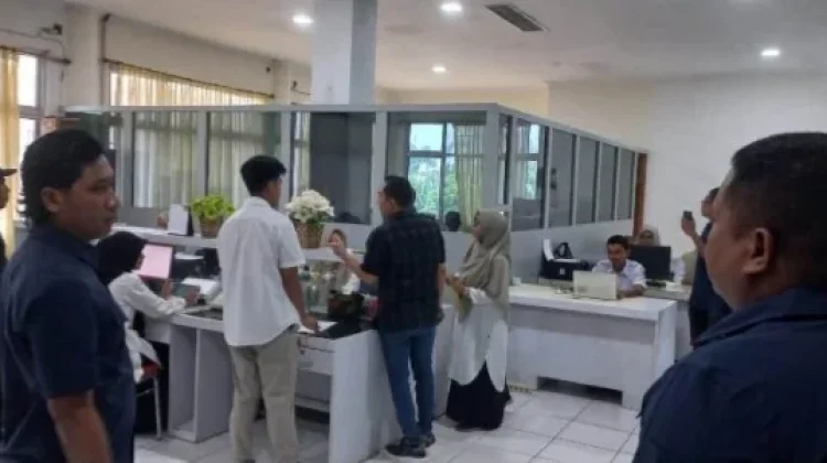 Wali Kota Lhokseumawe Sidak BPKD, Tekankan Disiplin ASN dan Pelayanan