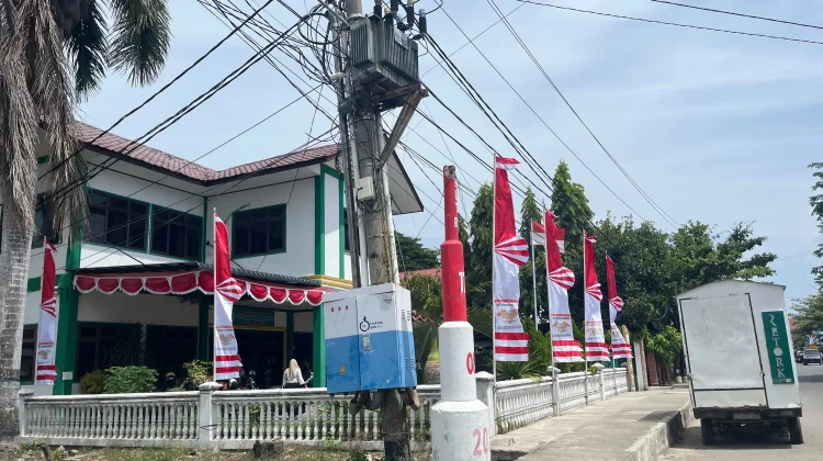 Deretan Merah Putih Semarakkan Kantor DSIPD Lhokseumawe