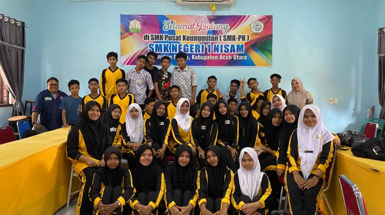 Siswa SMK Negeri 1 Nisam Latih Pengurus OSIS tentang Kepemimpinan