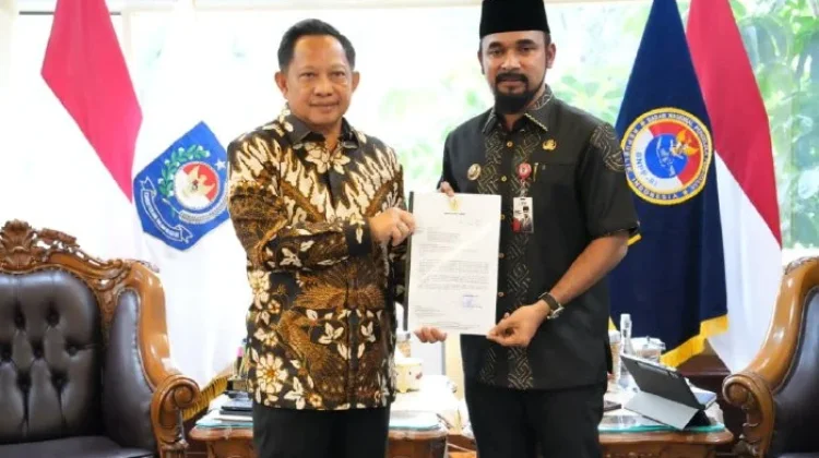 Bupati Al Farlaky Temui Mendagri Bahas Percepatan Penanganan Pascabanjir