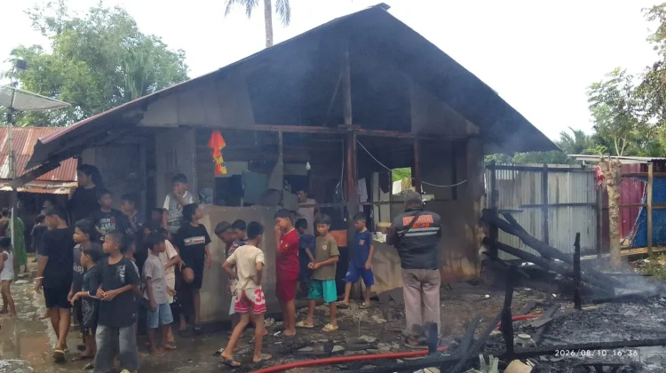 Kebakaran Hebat Landa Dua Rumah Uteun Bayi Lhokseumawe