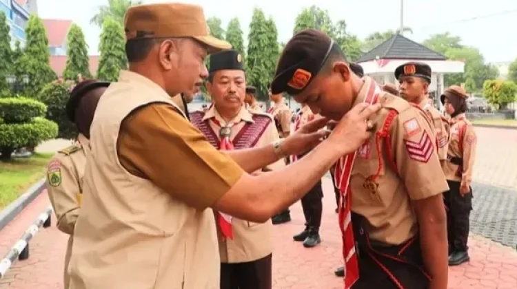 Wakil Wali Kota Lhokseumawe Lantik Pramuka Garuda dan Lepas Kontingen Jamnas XII