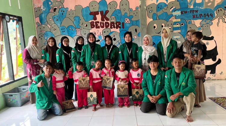 Hadirkan Suasana Hangat, Kelompok 38 KKN Unimal Kunjungi TK Beudari