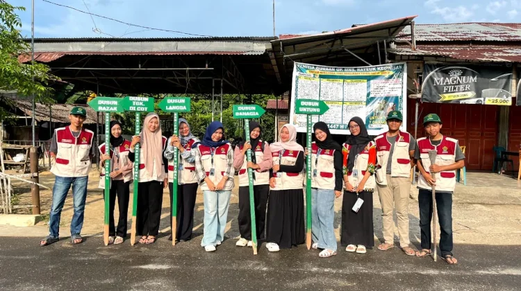 Mahasiswa KKN Unimal Pasang Penanda Lima Dusun di Meunasah Rayeuk Nisam