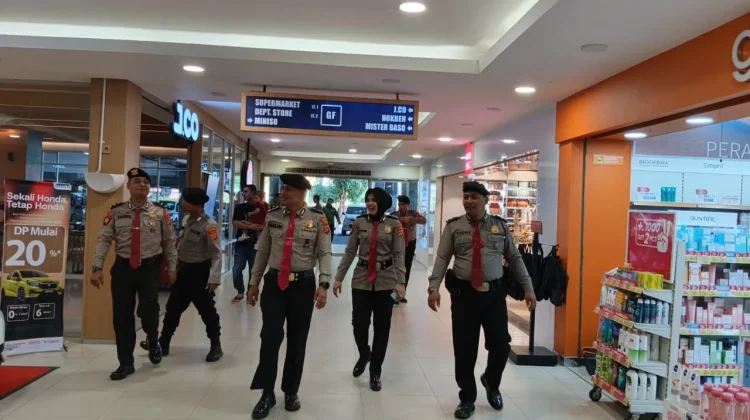 Sat Pamobvit Polres Lhokseumawe Patroli di Pusat Perbelanjaan