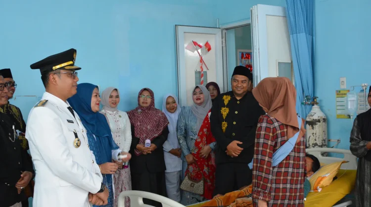 Wali Kota Langsa Jenguk Bayi Merah Putih dan Launching Inovasi Air Minum RO di RSUD