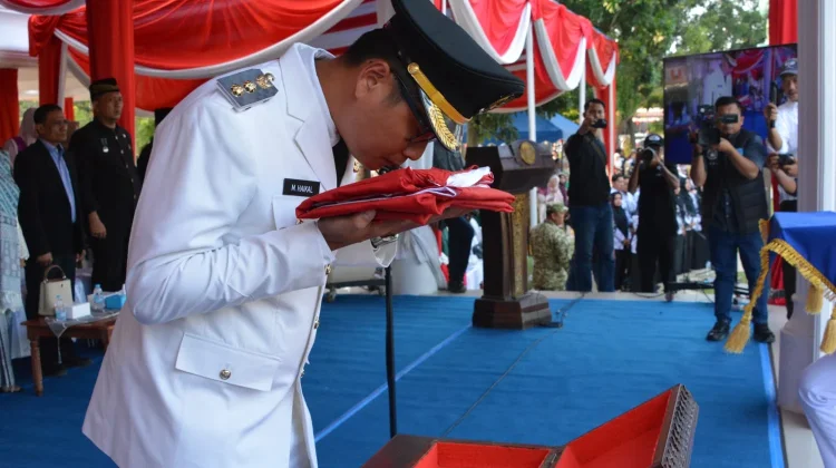 Upacara Penurunan Bendera HUT RI Langsa Berlangsung Khidmat