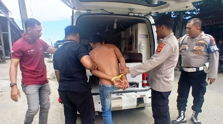 Pria Diduga ODGJ di Aceh Utara Dievakuasi Polisi dan Keluarga ke Rumah Sakit