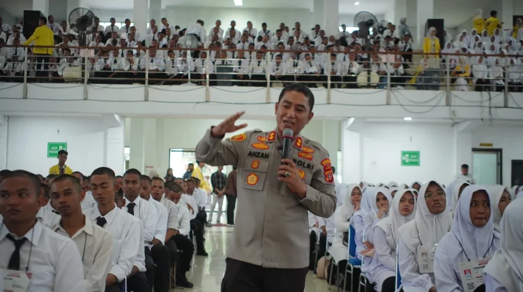 Kapolres Ahzan Bekali Mahasiswa Baru Wawasan Kebangsaan dan Bela Negara