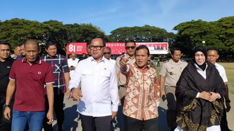 Wamendagri Didampingi Wagub Aceh Tinjau Lapangan Blang Padang