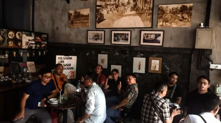 Tren Nongkrong Anak Muda