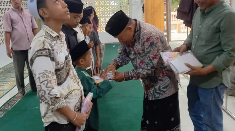Bersama Anak Yatim, Warga Nibong Peringati Maulid Nabi Muhammad SAW