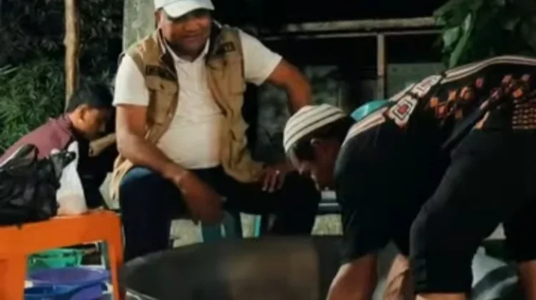 Bupati Mukhlis Masak Bersama Warga Sambut Maulid Nabi