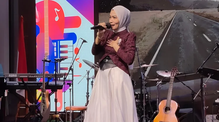 Inggit A Wulan Gebrak Panggung Debut Lewat 'Jiwa Yang Terang'