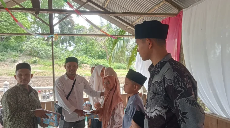 Desa Buket Seraja Santuni Anak Yatim dalam Peringatan Maulid Nabi