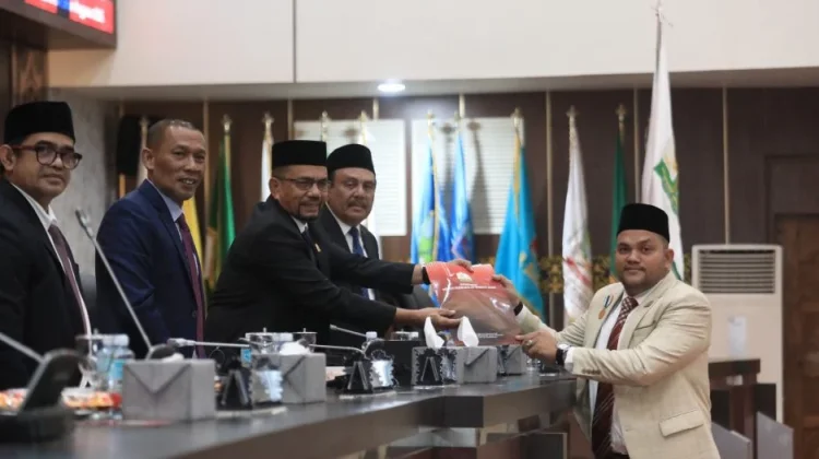 Pemerintah Aceh Terima Catatan dan Rekomendasi DPRA Pertanggungjawaban APBA