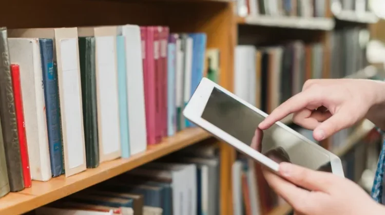 Kenapa Minat Baca Masih Jadi Masalah di Era Smartphone?
