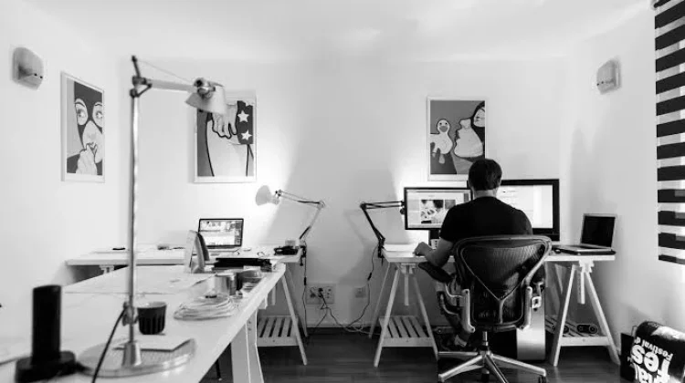 Mengapa Banyak Anak Muda Memilih Kerja Freelance?