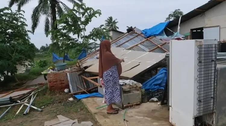 Puluhan Rumah Rusak Diterjang Puting Beliung di Aceh Tamiang