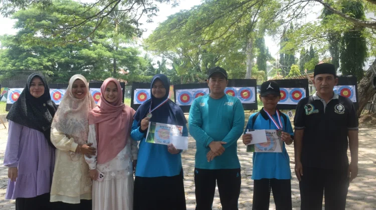 Perdana Ikuti Lomba Panahan, Santri Misbahul Ulum Raih Juara WAC