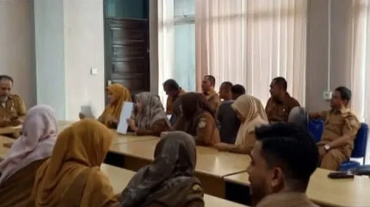 Dinas PUPR Lhokseumawe Serahkan SK Perpanjangan Masa Kerja PPPK Tahap I