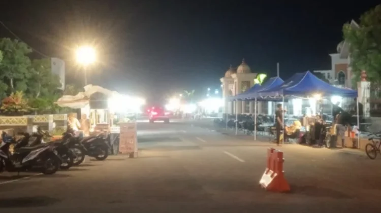 Kuliner Malam di Depan Kantor Bupati Aceh Utara, UMKM Dongkrak Ekonomi Warga