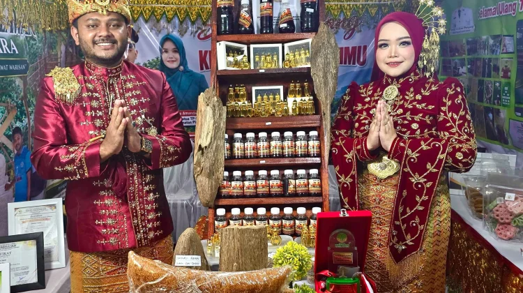 Stand Pirak Timu Curi Perhatian Pengunjung dan Pamerkan Madu Hutan Cut Meutia