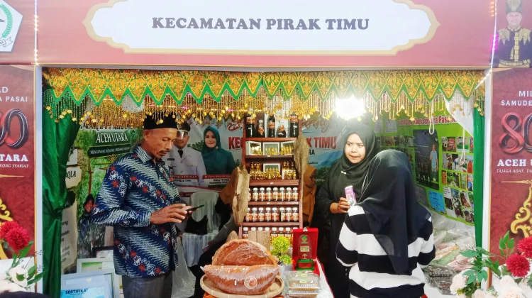 Stand Pirak Timu Curi Perhatian Pengunjung dan Pamerkan Madu Hutan Cut Meutia