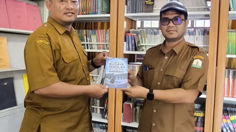 Kepala SMAN 1 Matangkuli Tuangkan Praktik Baik dalam Buku