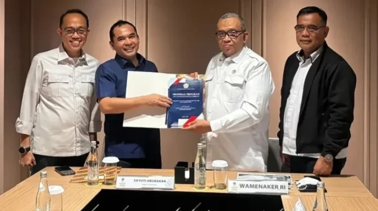 Walikota Lhokseumawe Bahas Peluang Kerja dengan Wamenaker RI