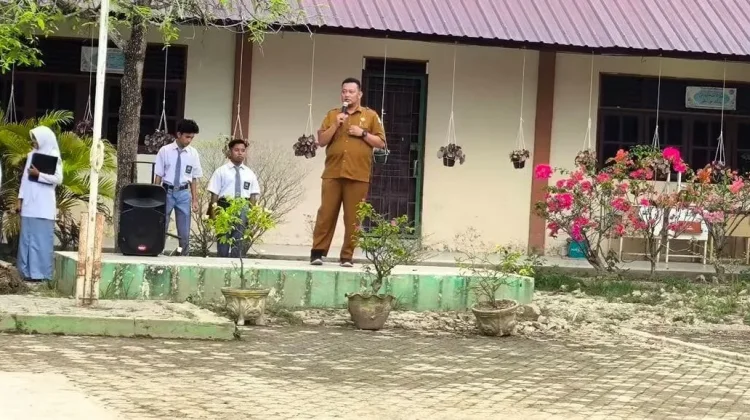 Kepsek SMAN 1 Matangkuli Dorong RRI Dekat dengan Masyarakat