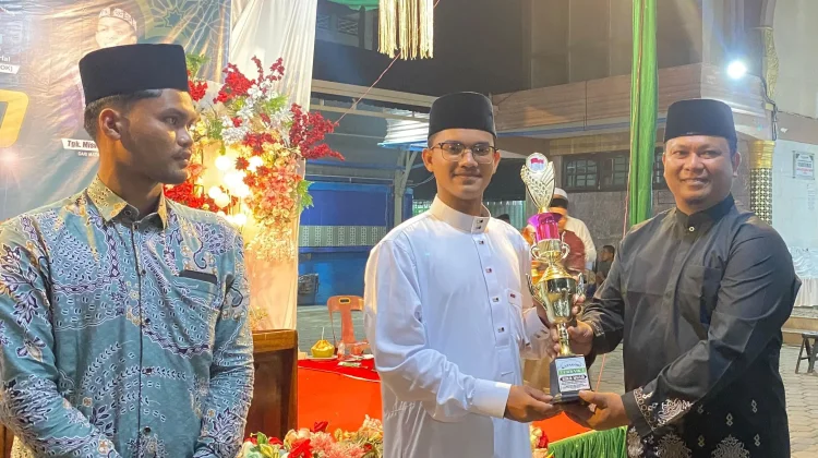 Dayah Bustanussalamah Juarai Lomba Baca Albarzanji Zikir Maulid