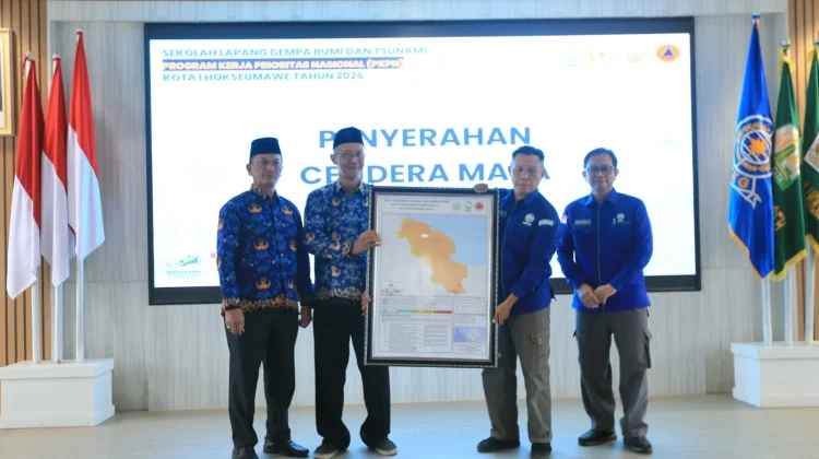 Sekolah Lapang Meningkatkan Kesiapsiagaan Menghadapi Gempa Bumi dan Tsunami