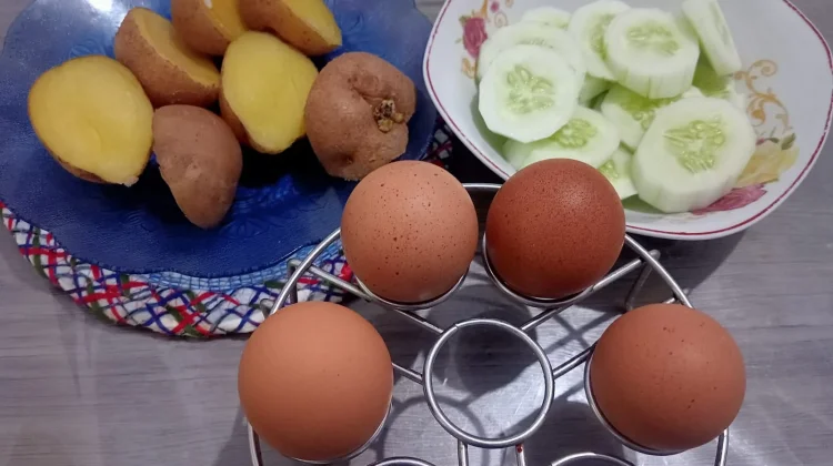 Kentang, Telur, dan Timun: Pilihan Makanan tanpa Minyak