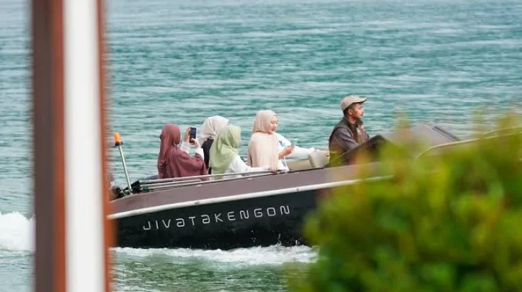 Menikmati Takengon dari tengah Danau, Sensasi Private Speed Boat Jiva