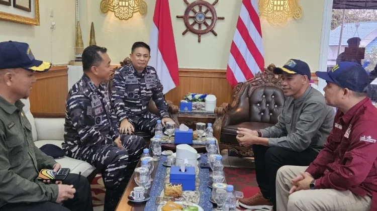 Kunjungi Lanal Lhokseumawe,Wabup Aceh Utara Perkuat Sinergi dengan TNI AL
