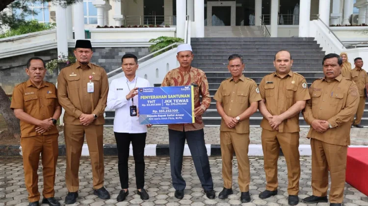 TASPEN Lhokseumawe Serahkan Manfaat kepada Ahli Waris Guru Korban Banjir