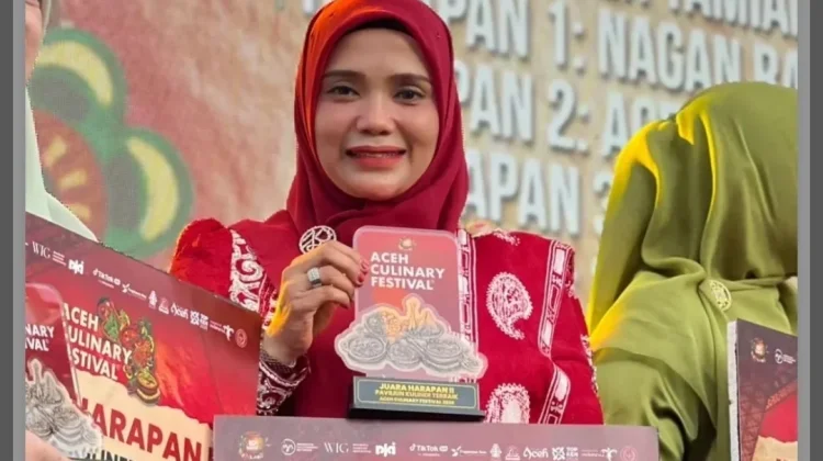 Ketua TP-PKK Kabupaten Aceh Timur Borong Tiga Penghargaan di Banda Aceh