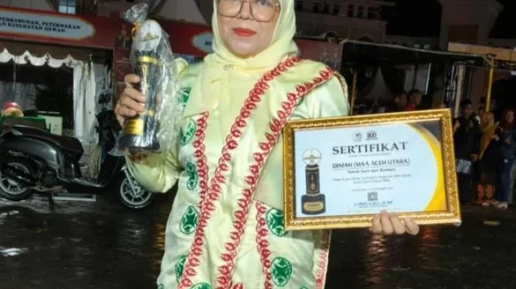Bu Dini Raih Anugerah Tokoh Seni dan Budaya Aceh Utara 2026