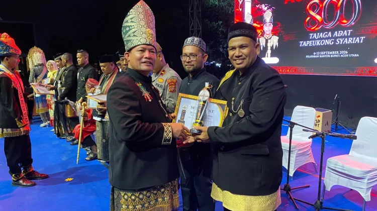 Milad Samudera Pasai ke-800, Mansuri MY Raih Penghargaan Tokoh Sosial Kemanusiaan