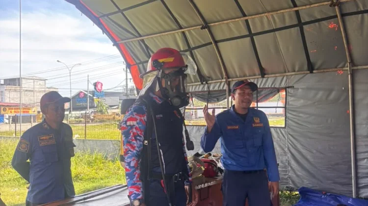 Sebanyak 40 Siswa TK Ibdaul Ulum Seru-Seruan Belajar Damkar