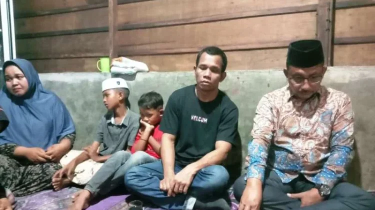 Tangis Haru Sambut Kepulangan Marzuki Warga Aceh, yang Dideportasi dari Malaysia