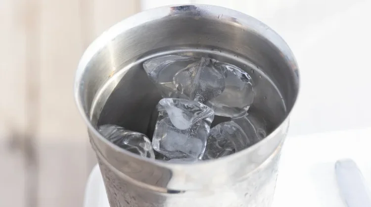 Manfaat Rendam Wajah dengan Air Es, Benarkah Baik Dilakukan Setiap Hari?