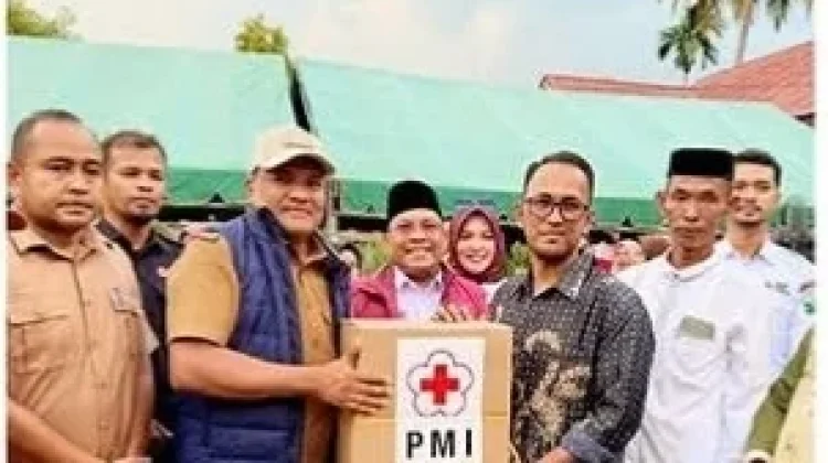Bupati Bireuen dan PMI Salurkan Bantuan untuk Korban Banjir di Simpang Jaya