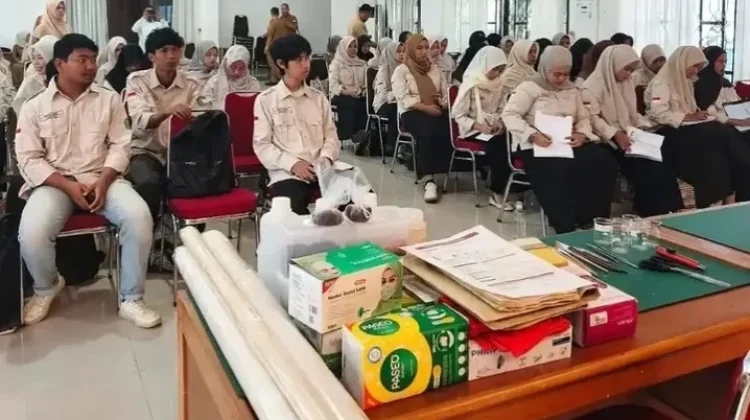 Mahasiswa UIN Ar-Raniry Praktik Pelestarian Bahan Pustaka di Museum Aceh
