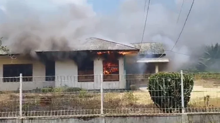 Kantor dan Alat Berat PT Bumi Flora Dibakar Massa, Manajemen Minta Aparat Bertindak