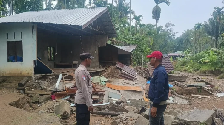 Rumah Warga di Sawang Rusak akibat Luapan Sungai