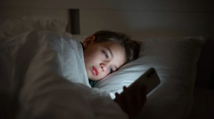 Kebiasaan sebelum Tidur yang Bisa Ganggu Istirahat Anak