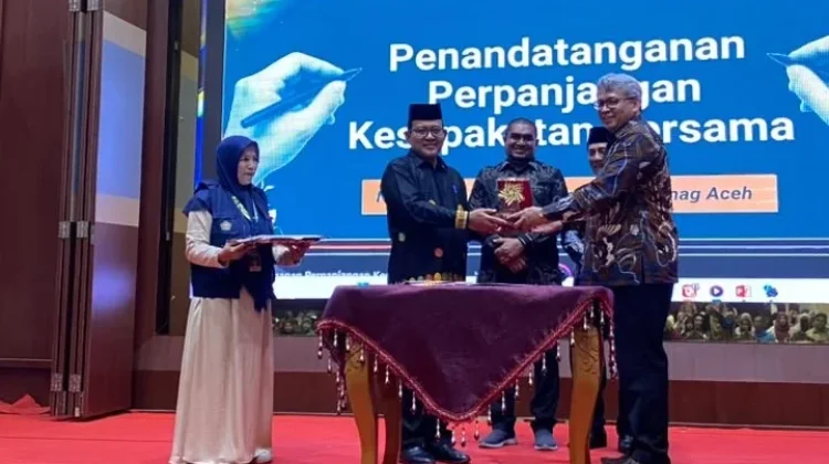 Kakanwil Kemenag Aceh Terima Penghargaan Tokoh Penggerak Literasi Nasional