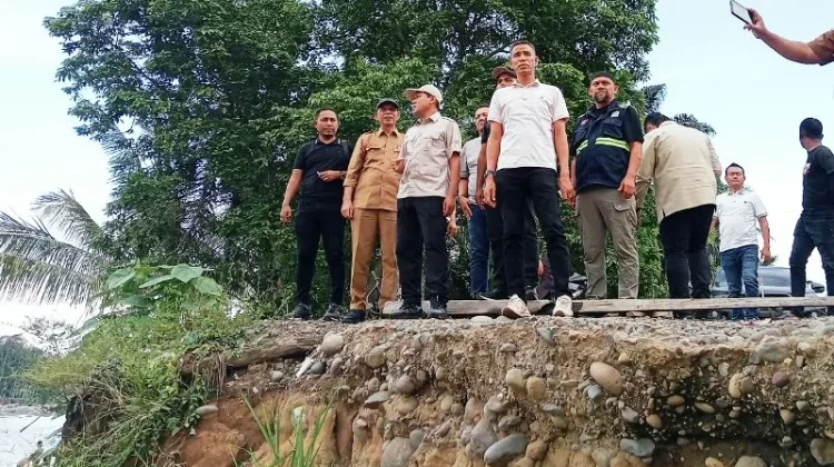 Wagub Aceh Dorong Percepatan Infrastruktur Jalan dan Tebing Sungai di Sawang